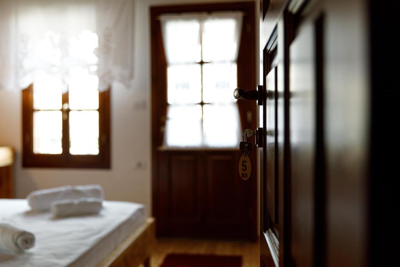 Hotel Sarajet 1821 Gjirokastër Екстериор снимка