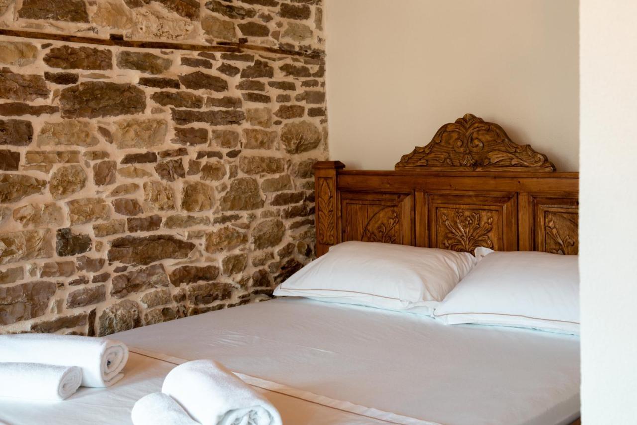 Hotel Sarajet 1821 Gjirokastër Екстериор снимка